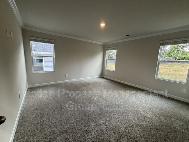 Building Photo - 1358 31st St NE
