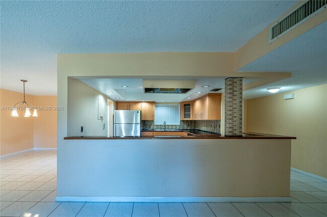 Building Photo - 3100 Riverside Dr