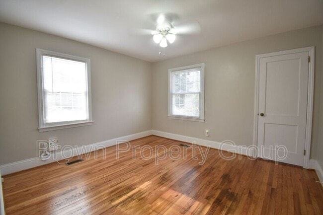 Building Photo - 702 Poole Dr