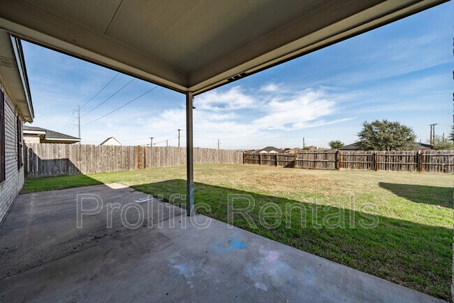 Building Photo - 3211 Tom Lockett Dr