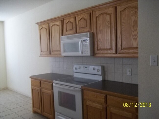 Building Photo - 6218 Bentwood Dr
