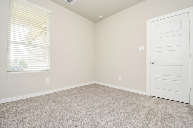 Building Photo - 2022 W Darlington Oak Ct