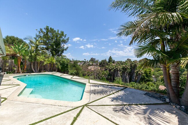 Building Photo - Welcome to Your Dream Home in Sunny San Di...