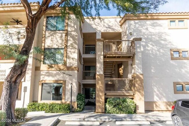 Building Photo - 2550 E River Rd