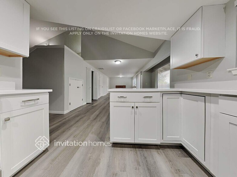 Building Photo - 6033 54th Ct SE