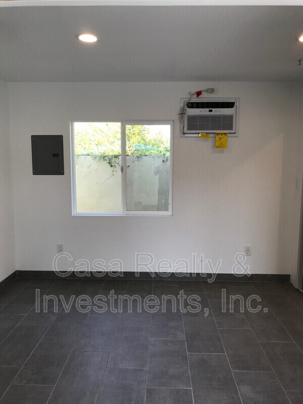 Building Photo - 4641 W 162nd St