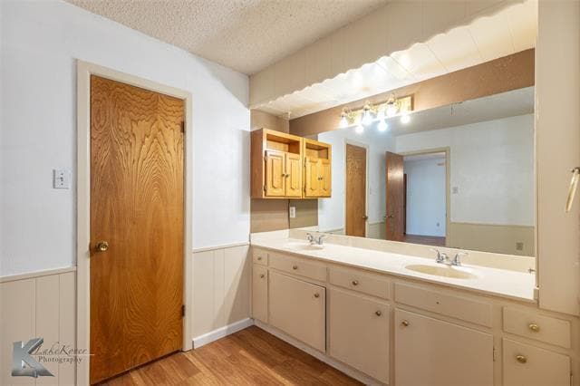 Building Photo - 3642 Hi-Vu Dr