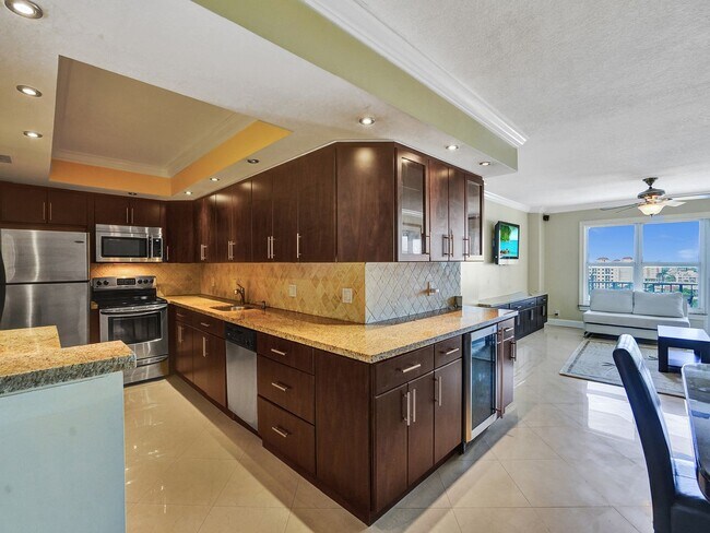 Building Photo - Beautiful 2 bedroom 1.5 bath Condo