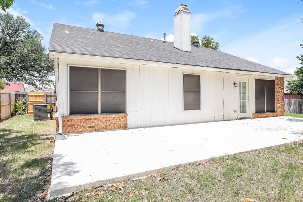 Building Photo - 236 Sunset Dr