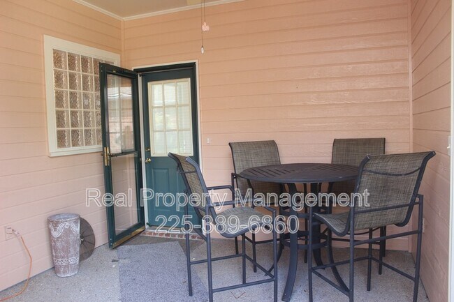 Building Photo - 3938 Garden View Dr