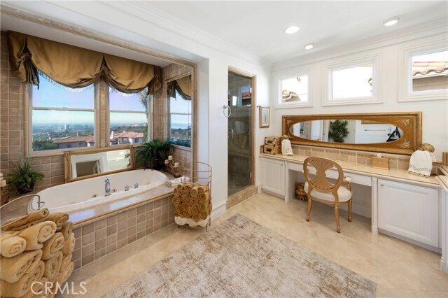 Building Photo - 7 Vista Luci