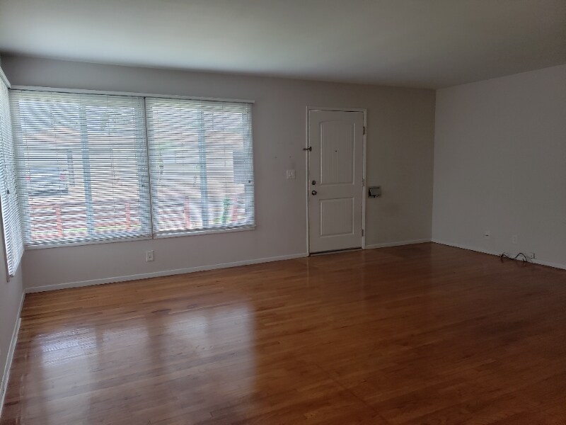 Building Photo - 16516 Firmona Ave