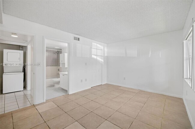 Building Photo - 8615 NW 5th Terrace