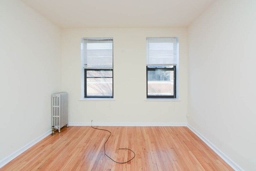 Building Photo - 2737 N Spaulding Ave