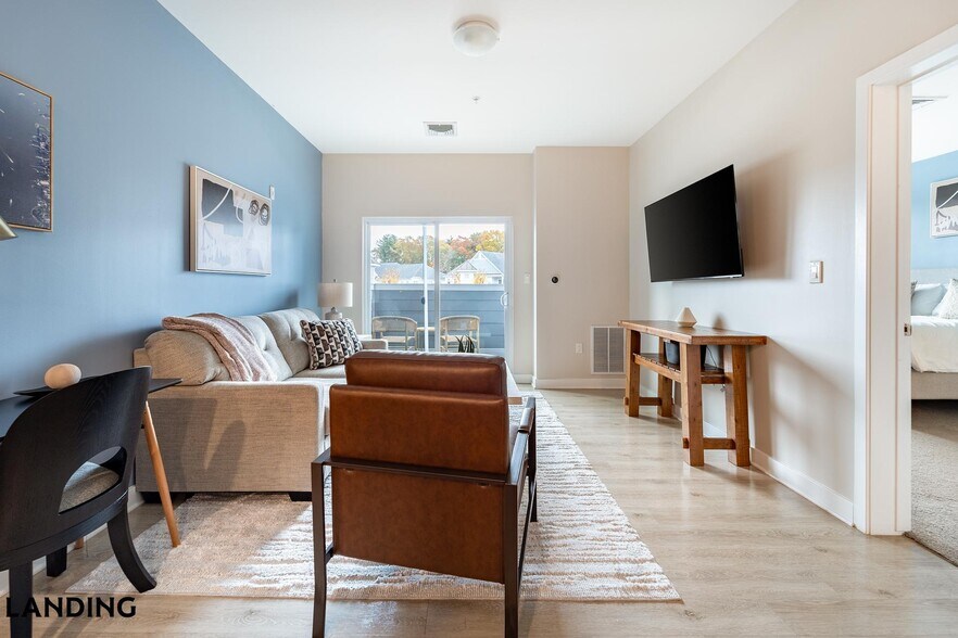 Building Photo - 100 Lexington St