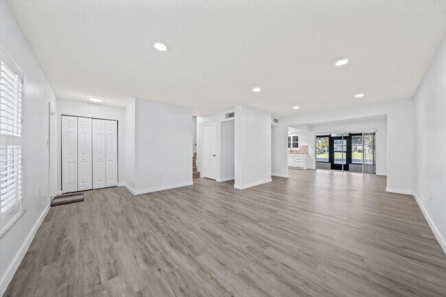 Building Photo - 413 Blue Jay Ln