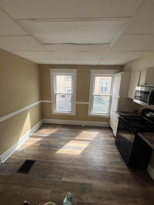 Building Photo - 201 Rosewood Terrace