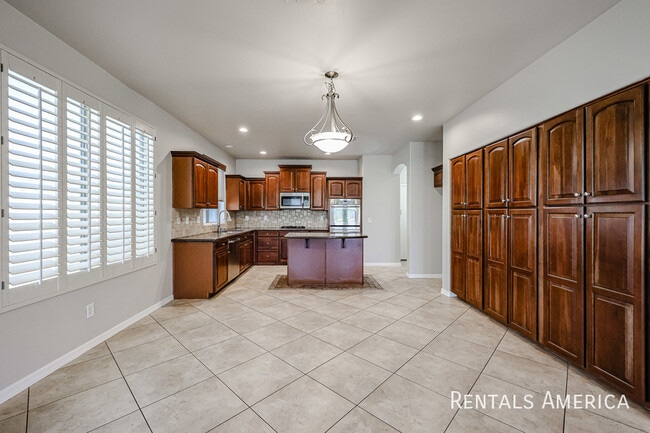 Building Photo - 3173 E Canyon Way