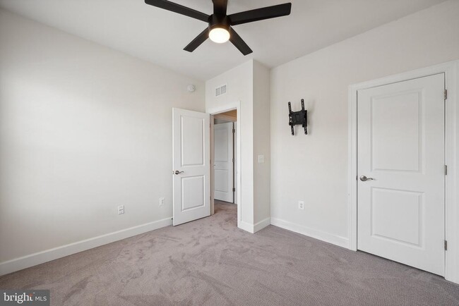 Building Photo - 13827 Litespeed Way
