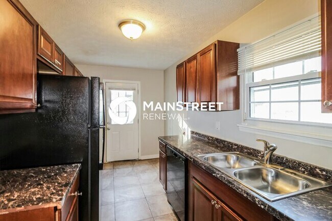 Building Photo - 3 Bedroom Pet-Friendly Home in Ellenwood, GA with Main Street Renewal