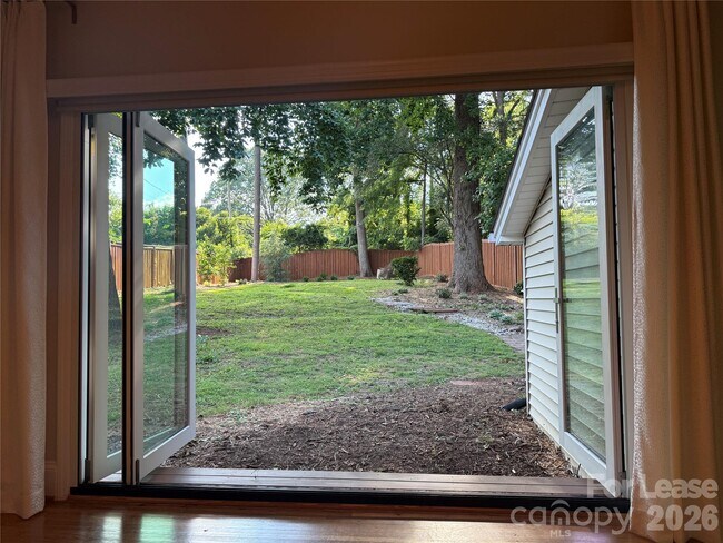 Building Photo - 3111 Airlie St
