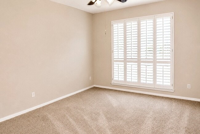 Building Photo - 16415 Burham Park Dr