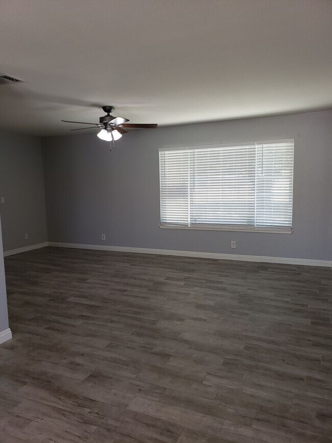 Building Photo - Single Family Residence Located on The Mesa