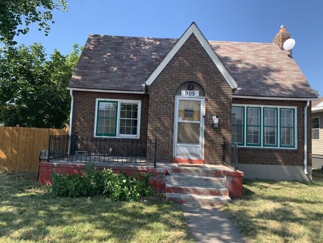 Primary Photo - Nice 3 Bedroom 1 Bath