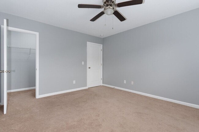 Building Photo - 223 Chestnut Oak Ln