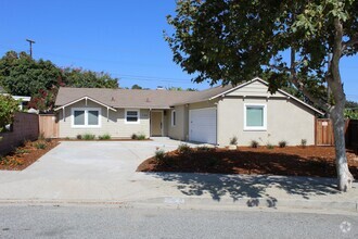 Building Photo - Completely Remodeled Central Ventura Home!