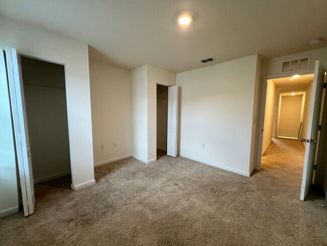 Building Photo - *COMING SOON* - 3/2.5 Townhome in Bridgewater Community