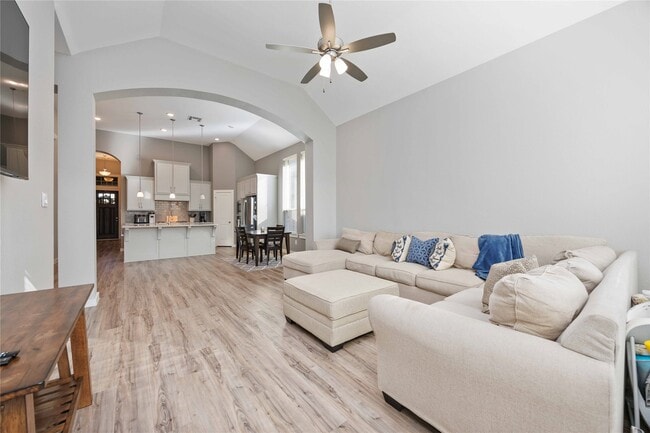 Building Photo - 12610 Woodbourne Forest Dr