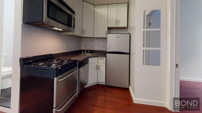 Building Photo - 787 9th Ave