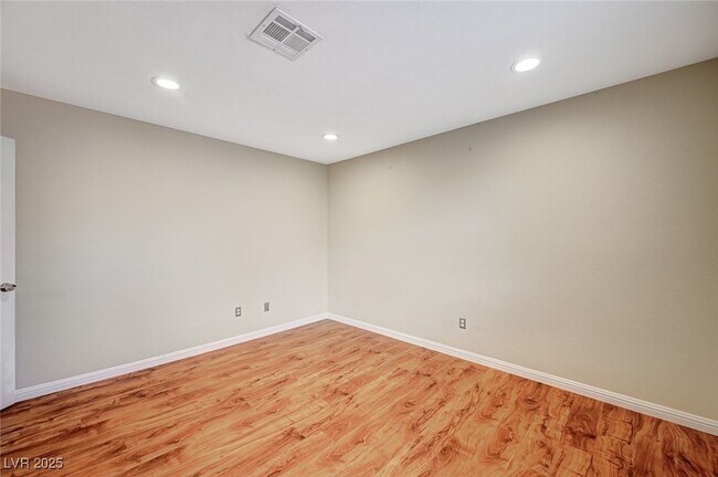 Building Photo - 5923 Laredo St