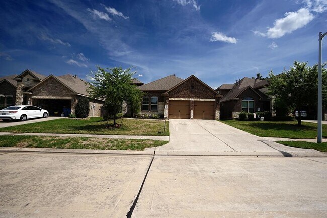 Building Photo - 1067 Cedar Lake Ct