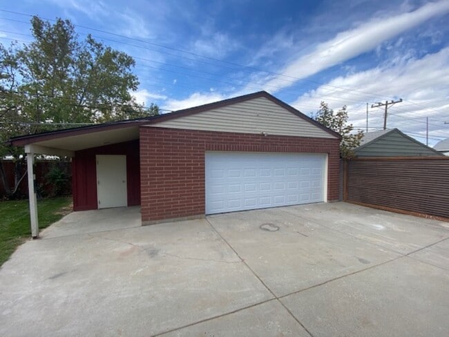 Building Photo - 1163 Buccaneer Dr