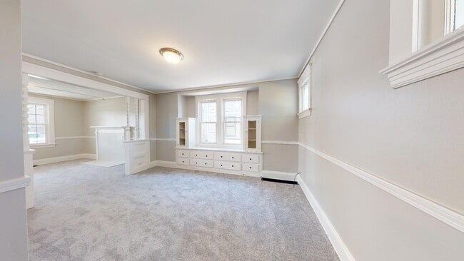 Building Photo - Old Brooklyn - 3 Bedroom Single Family Home