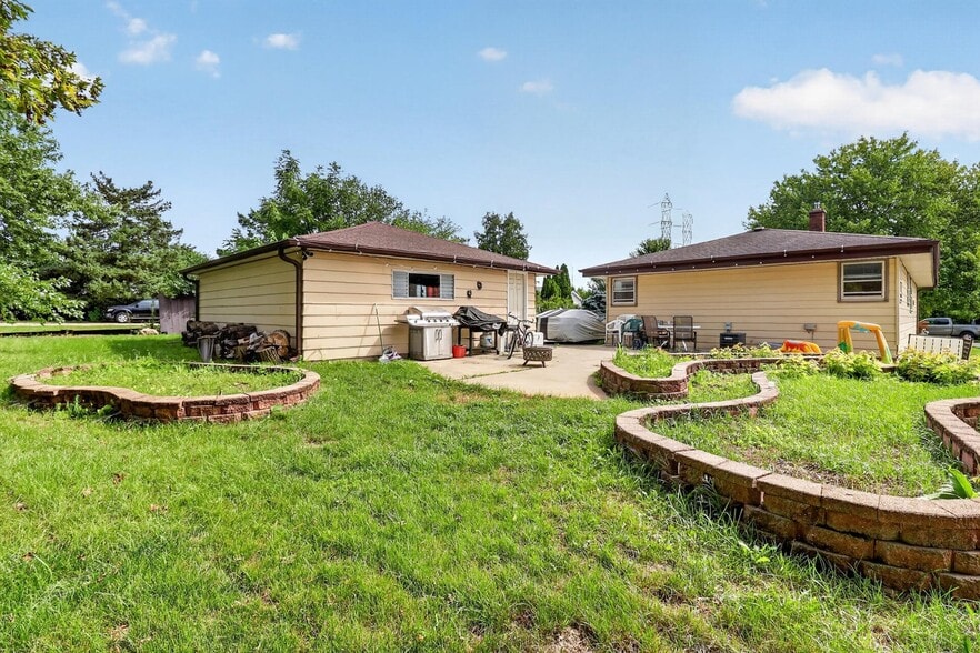 Building Photo - 5314 W Allerton Ave