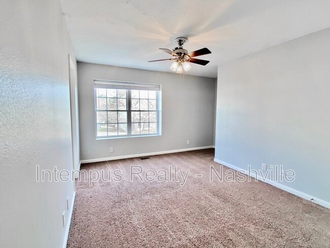 Building Photo - 325 Shoshone Pl