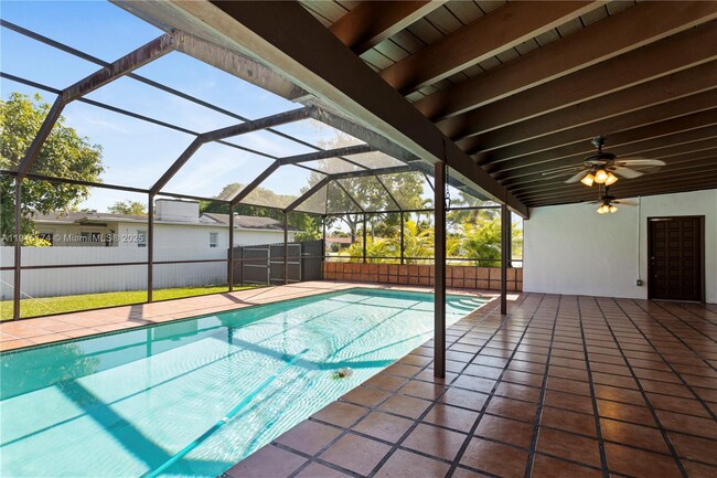 Building Photo - 10605 SW 112th St