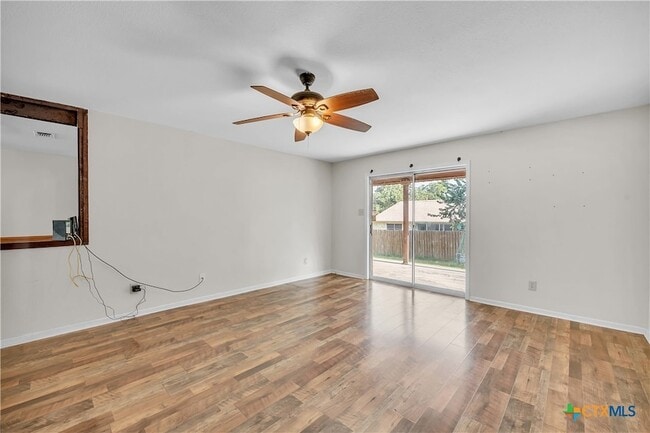 Building Photo - 613 Manning Dr