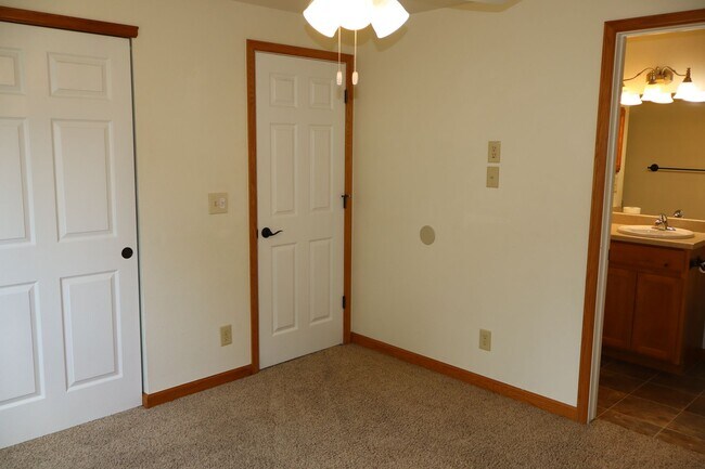 Building Photo - Lovely Loveland Home with Finished Basemen...