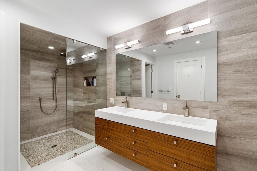 Building Photo - 52 Melrose St