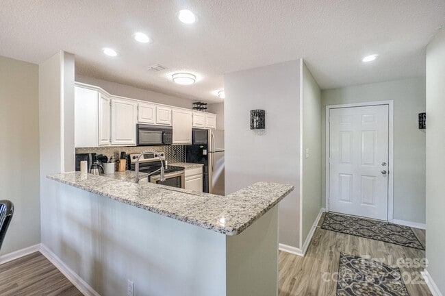 Building Photo - 642 Portside Dr