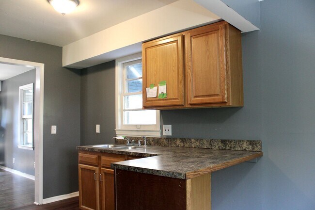 Building Photo - 3922 Herrick St
