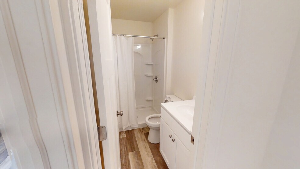 Bathroom 2 - 943 Dewey Ave