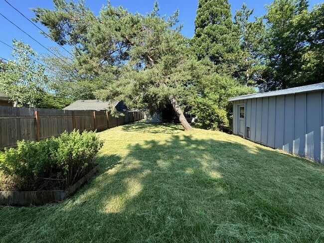 Building Photo - 2963 Alder St