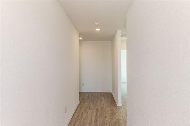 Building Photo - 2867 Rosefinch