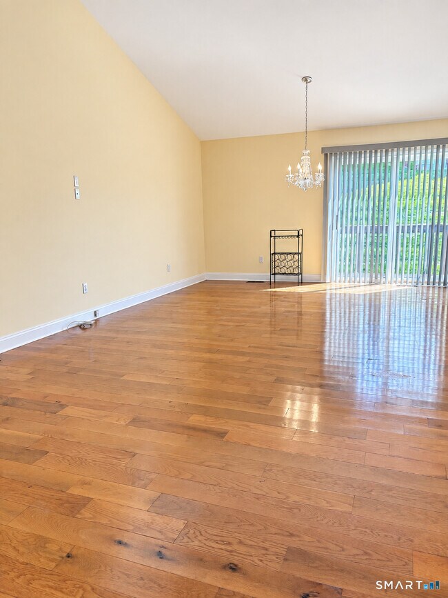 Building Photo - 162 Thistle Pond Dr