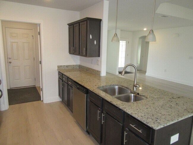 Building Photo - 3836 Redbud Wy